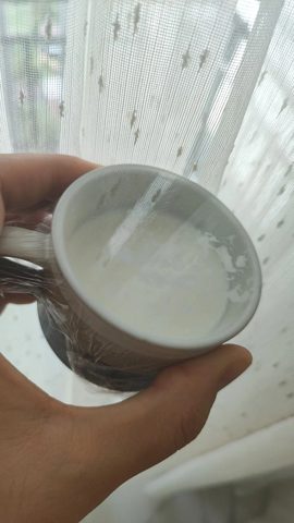 Кружка с закваской после разморозки